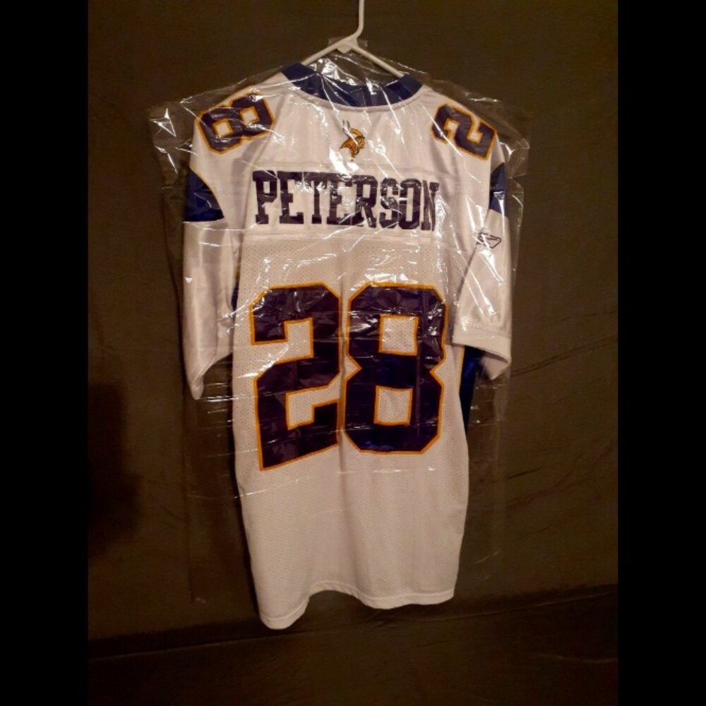 Reebok NFL MN Vikings Adrian Peterson #28 Jersey.